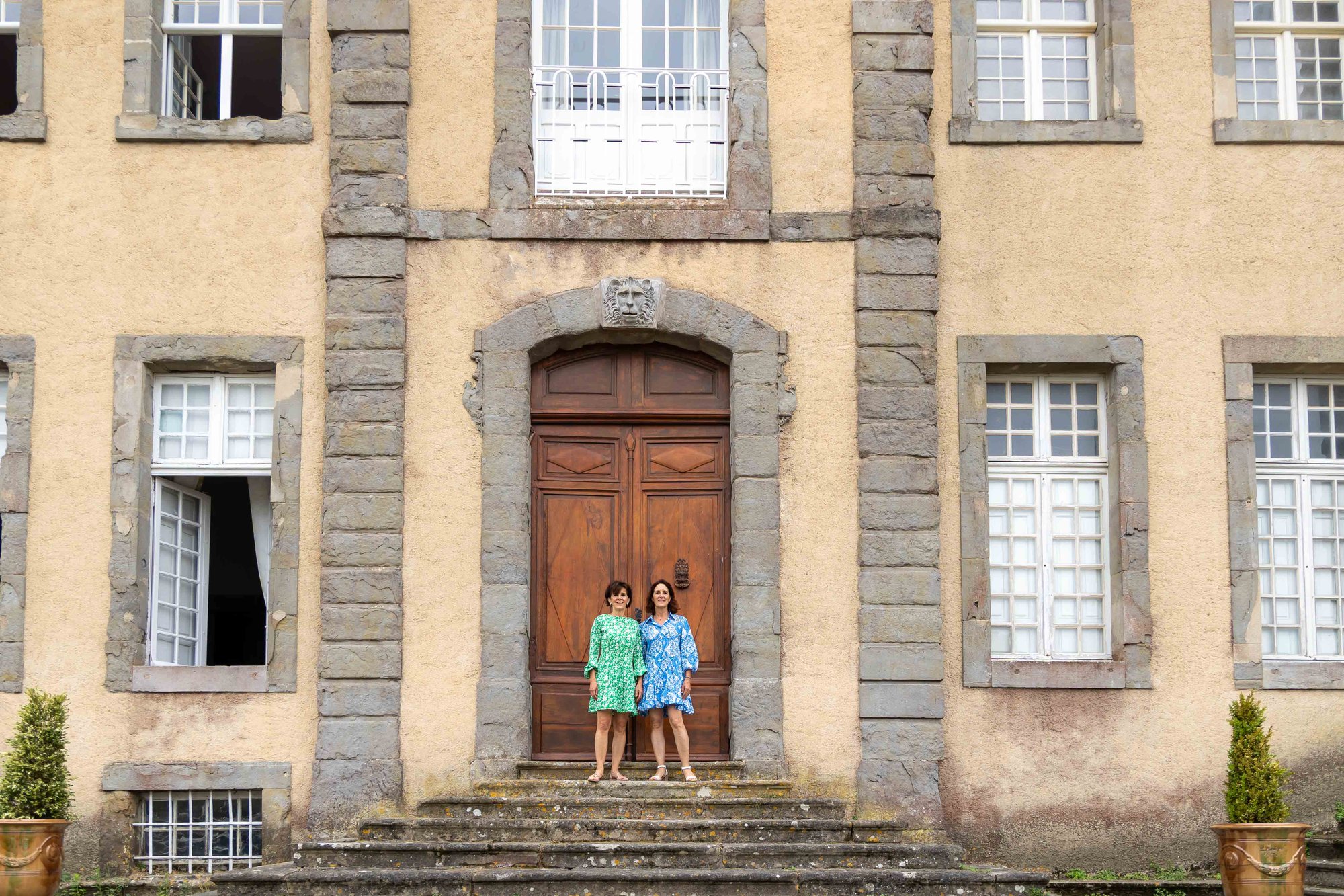 La famille Guilhem sur le perron du Château de Couffoulens